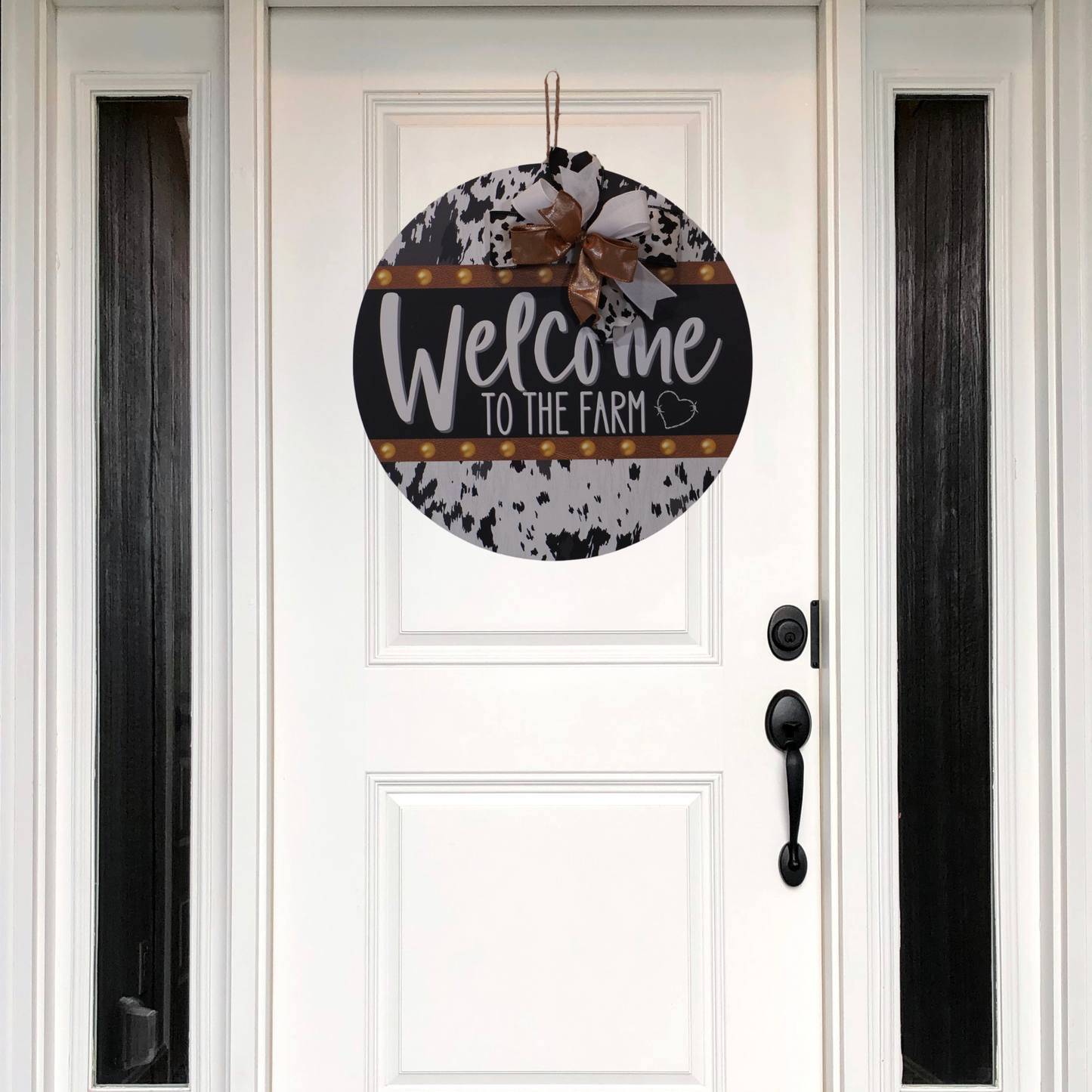 Welcome to the Farm wooden round door hanger in Black and White print